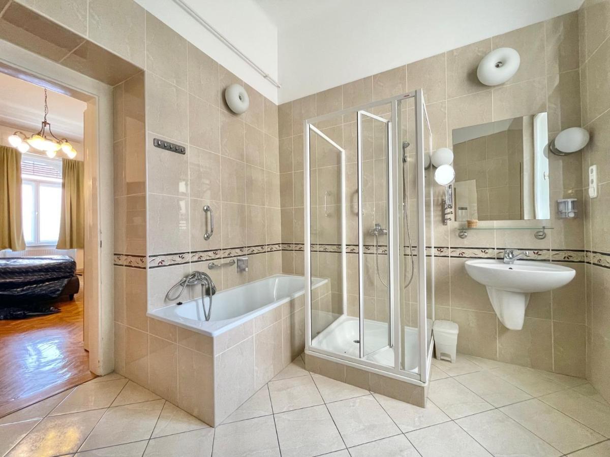 Friend Of Deak Ferenc Apartment Budapest Exterior photo